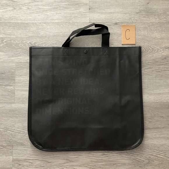 9 Lululemon Bags Large - Picture 4 of 8